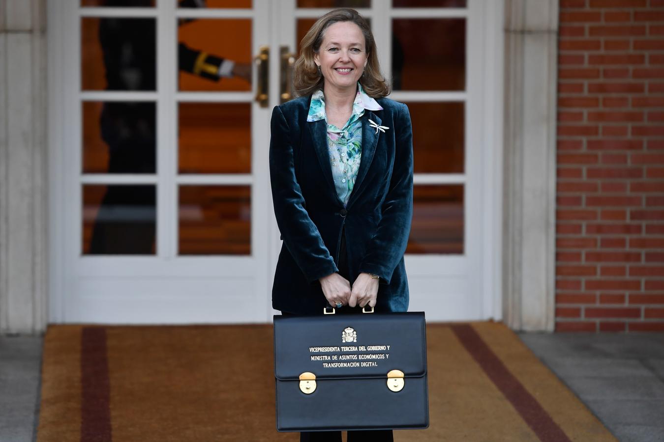 La Vicepresidenta económica, Nadia Calviño, a su llegada a La Moncloa. 