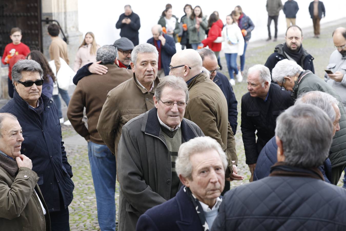 La Misa por el descanso de José Luis Navarro, en imágenes