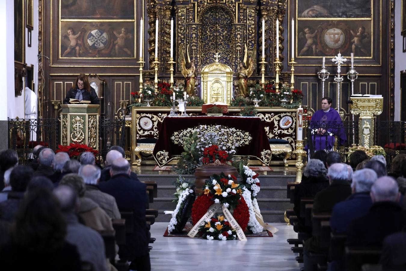 La Misa por el descanso de José Luis Navarro, en imágenes