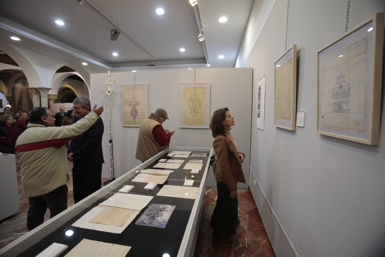 Inauguración de la exposición sobre el Archivo de la Macarena, en imágenes