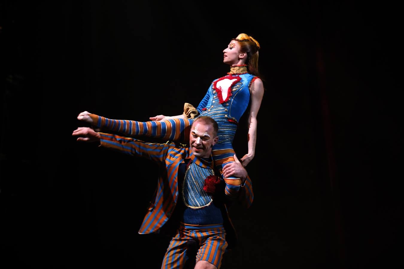 En imágenes, «Kooza», el espectáculo del Circo del Sol en Sevilla