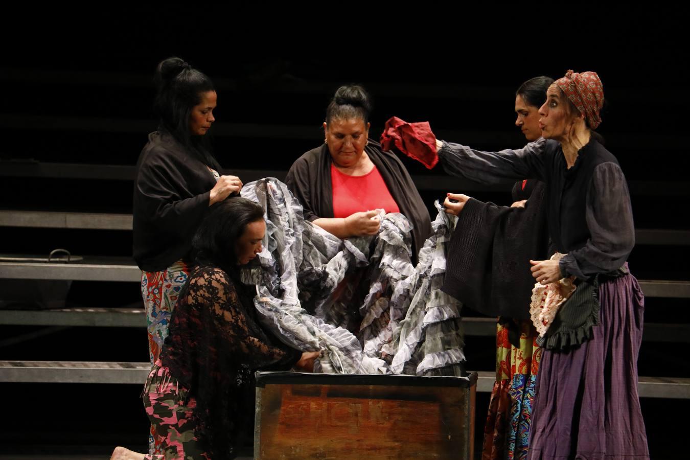 La versión del Vacie de «La casa de Bernarda Alba» en Córdoba, en imágenes