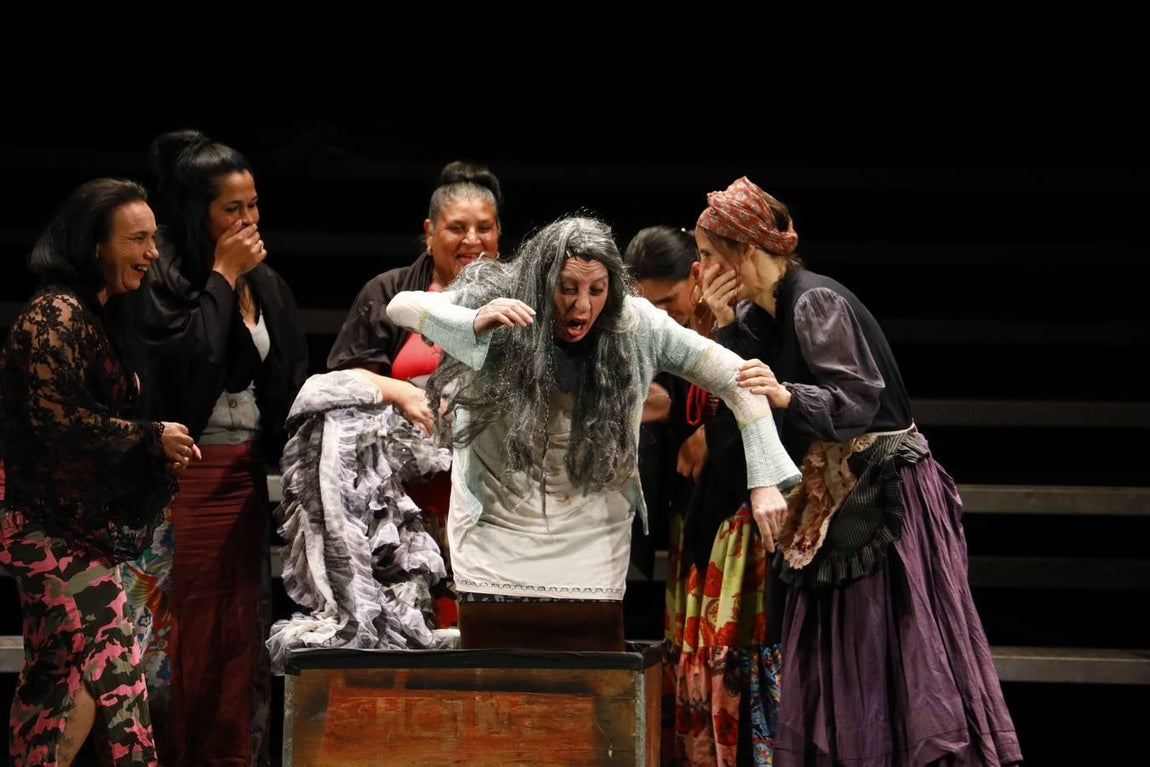 La versión del Vacie de «La casa de Bernarda Alba» en Córdoba, en imágenes
