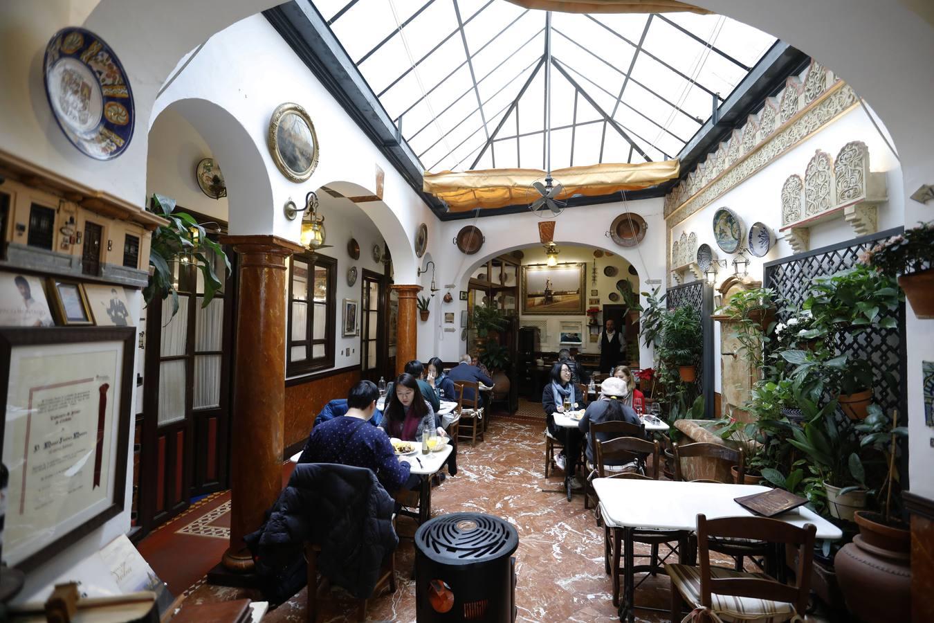 La calle Fernando Colón de Córdoba, en imágenes