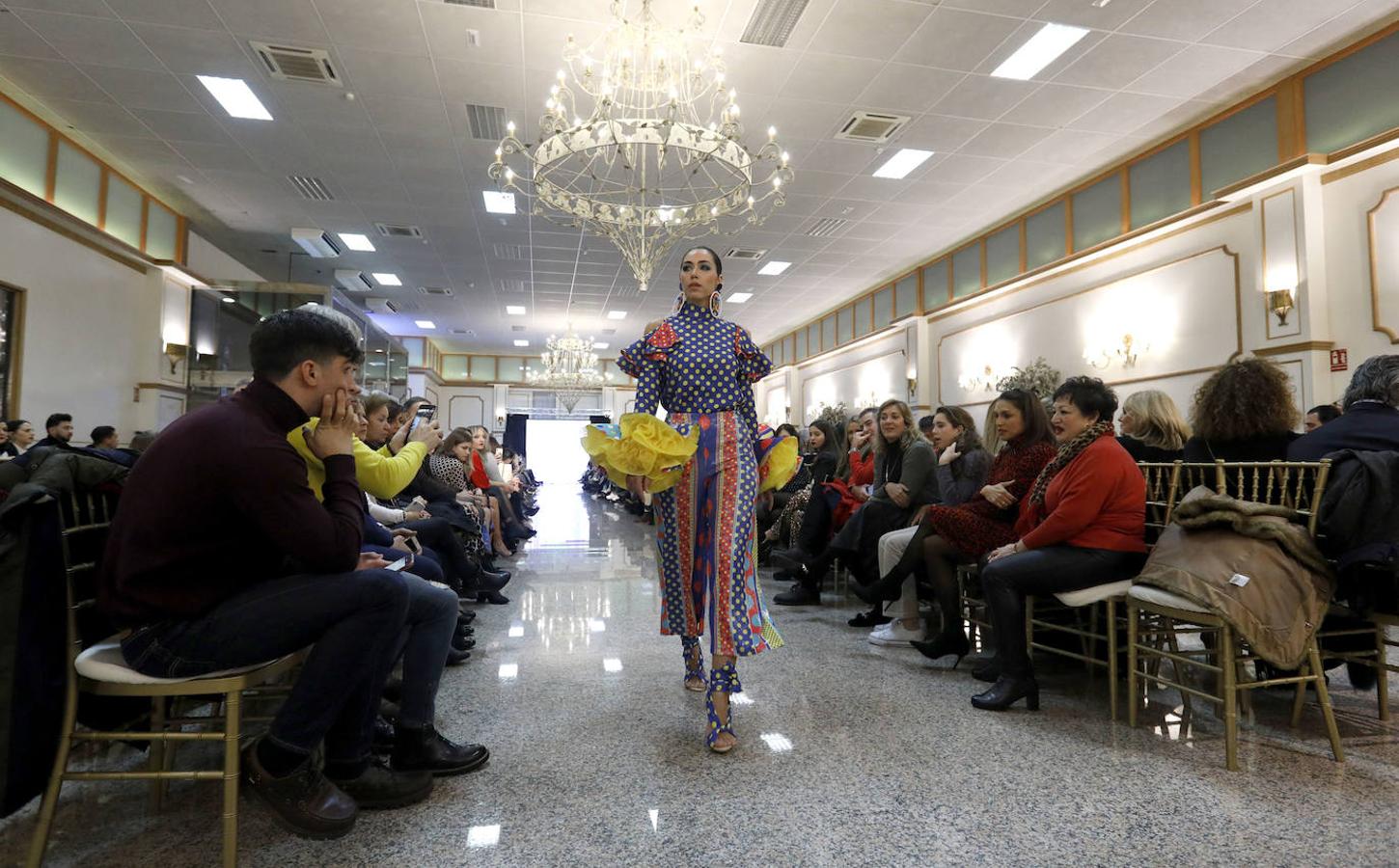 El desfile de trajes de flamenca de Andrew Pocrid, en imágenes