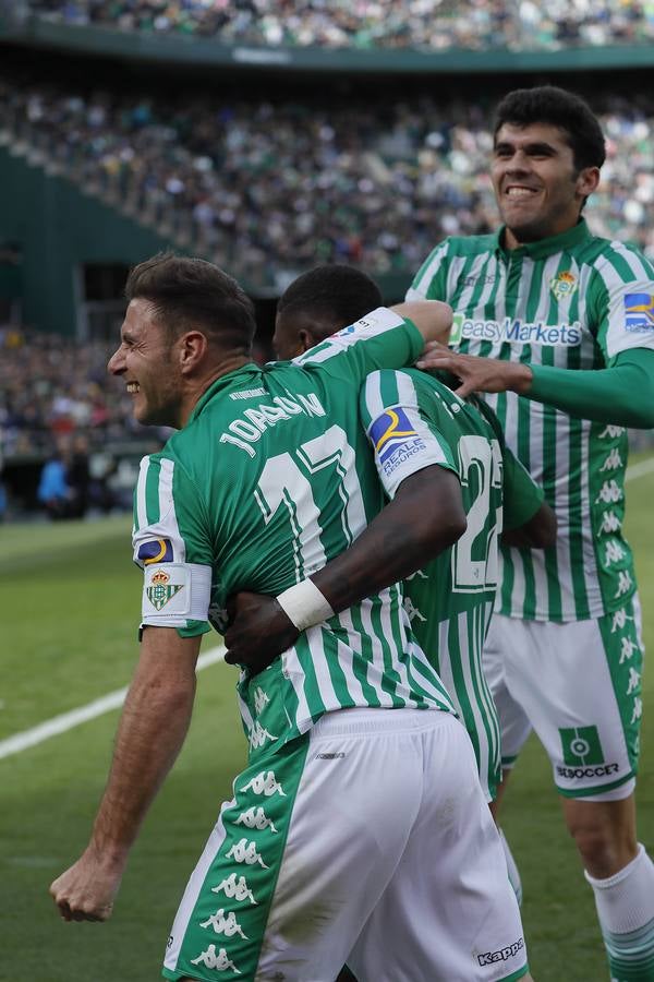 En imágenes, la victoria del Real Betis ante la Real Sociedad en el Villamarín