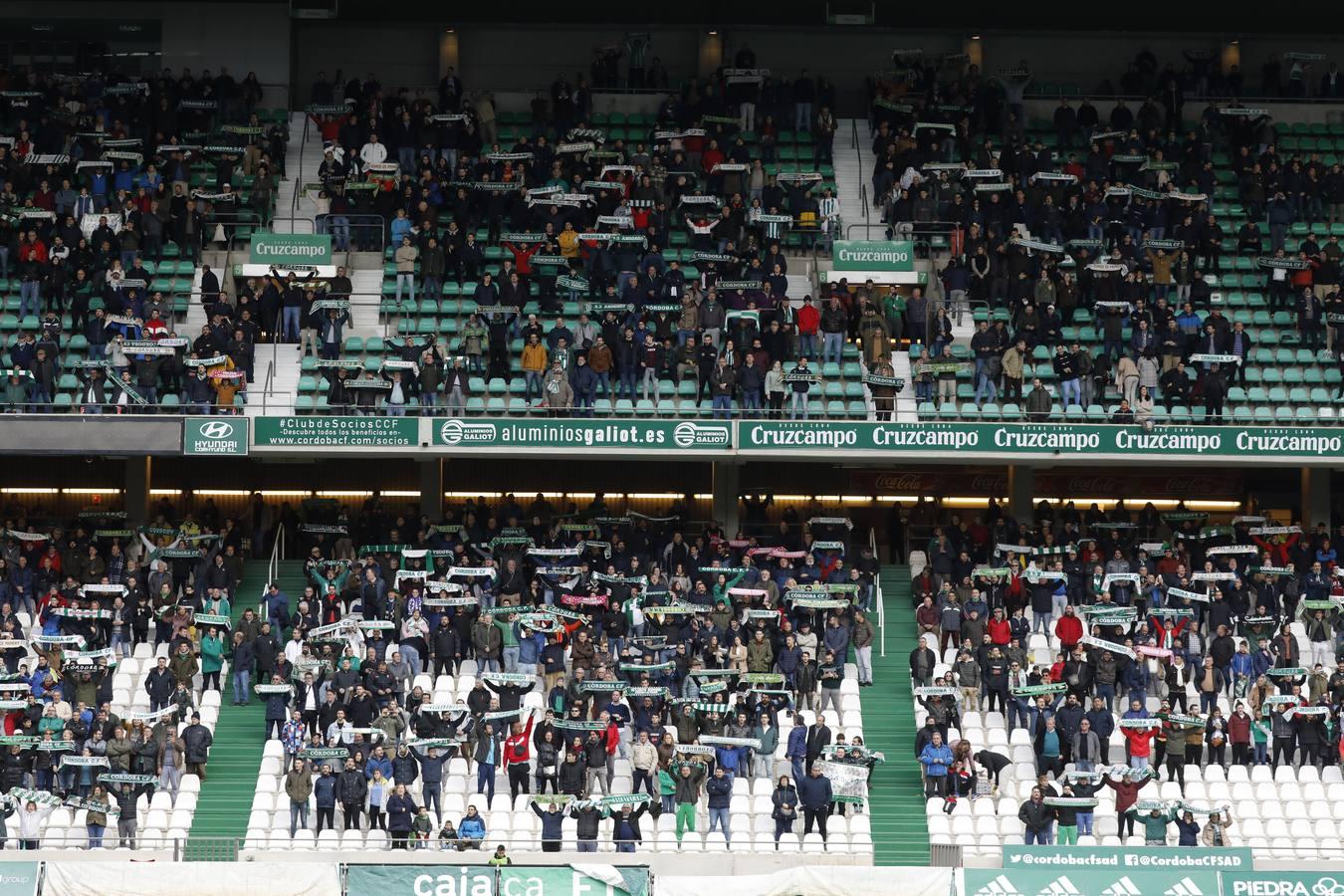 El ambiente en las gradas del Córdoba CF-Villarrubia, en imágenes