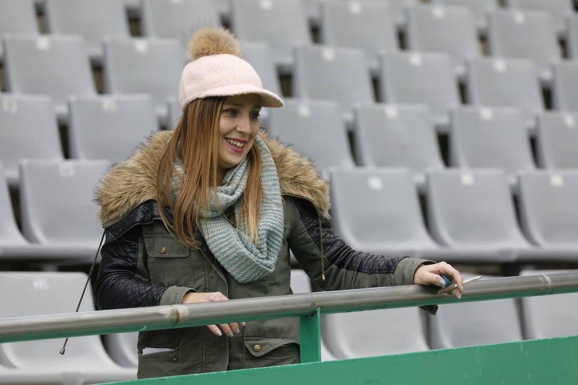 El ambiente en las gradas del Córdoba CF-Villarrubia, en imágenes