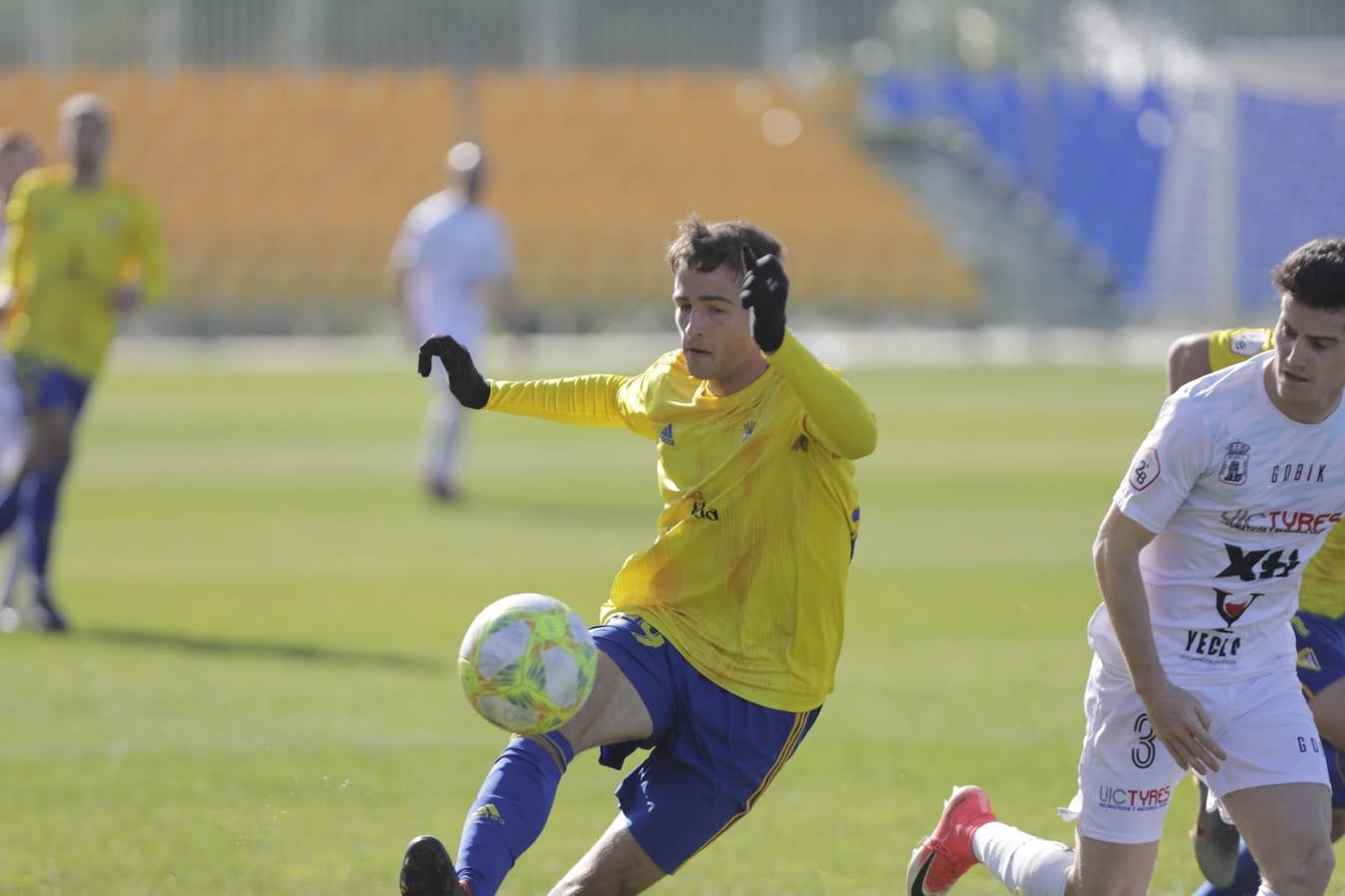 Partido Cádiz B-Yeclano