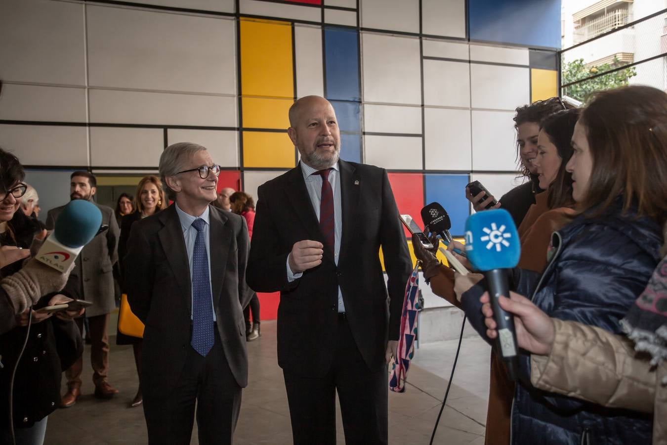 Visita del consejero de Educación al IES Murillo de Sevilla, en imágenes