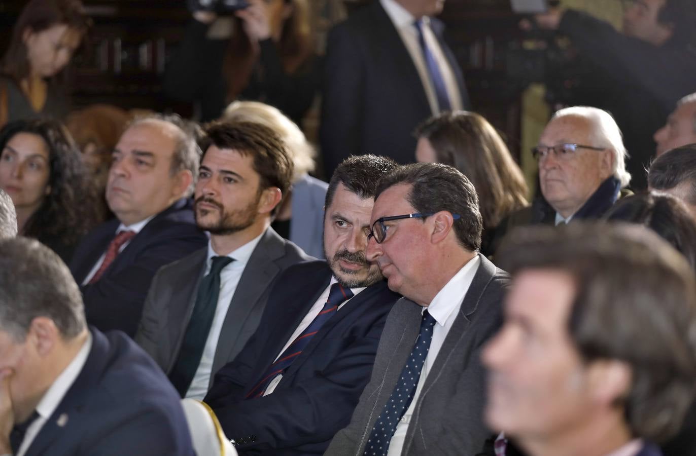 En imágenes, Rajoy presenta su libro «Una España mejor» en Sevilla