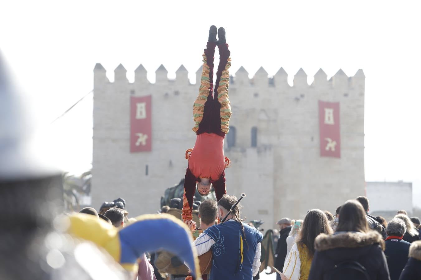 El primer días del Mercado de las Tres Culturas de Córdoba, en imágenes