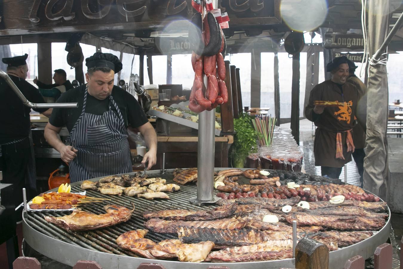 Segunda jornada del Mercado de las Tres Culturas en Córdoba, en imágenes