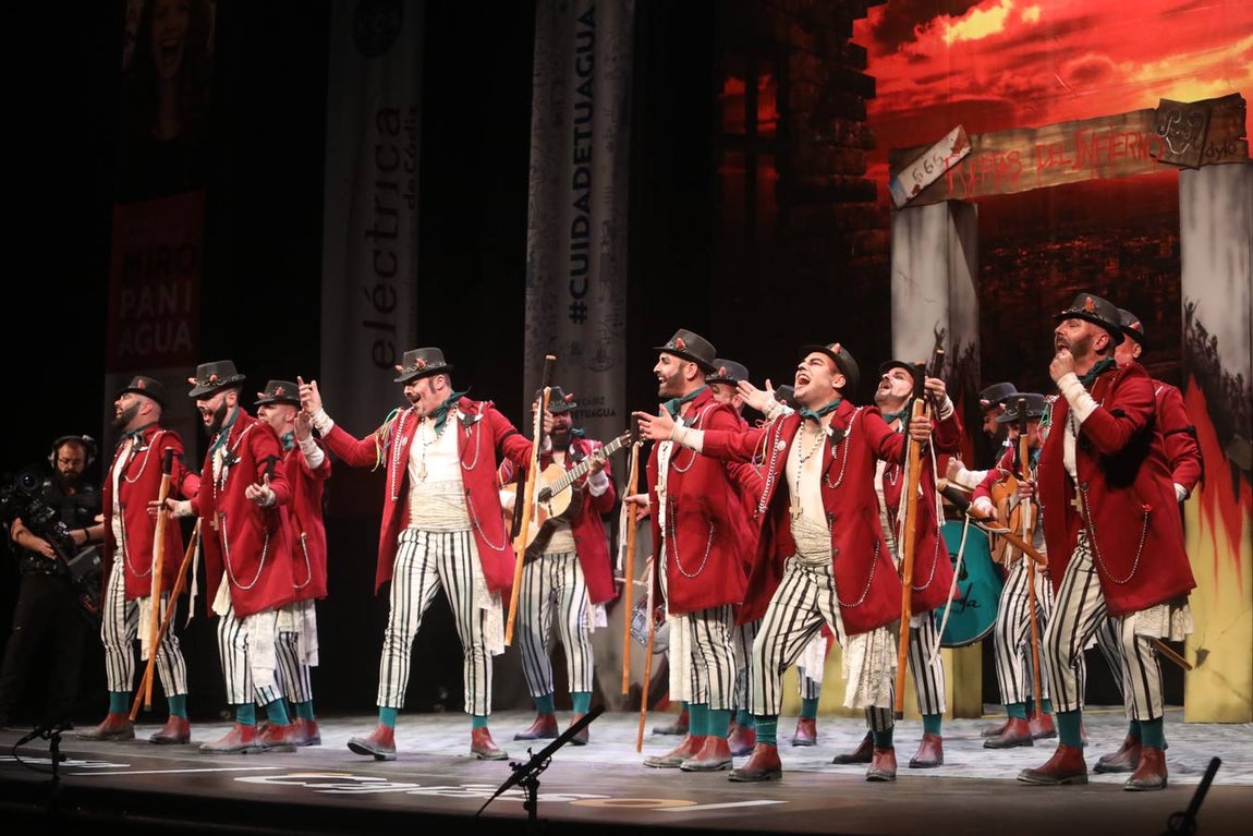 FOTOS: Comparsa &#039;Vengo a por ti&#039; en el COAC 2020