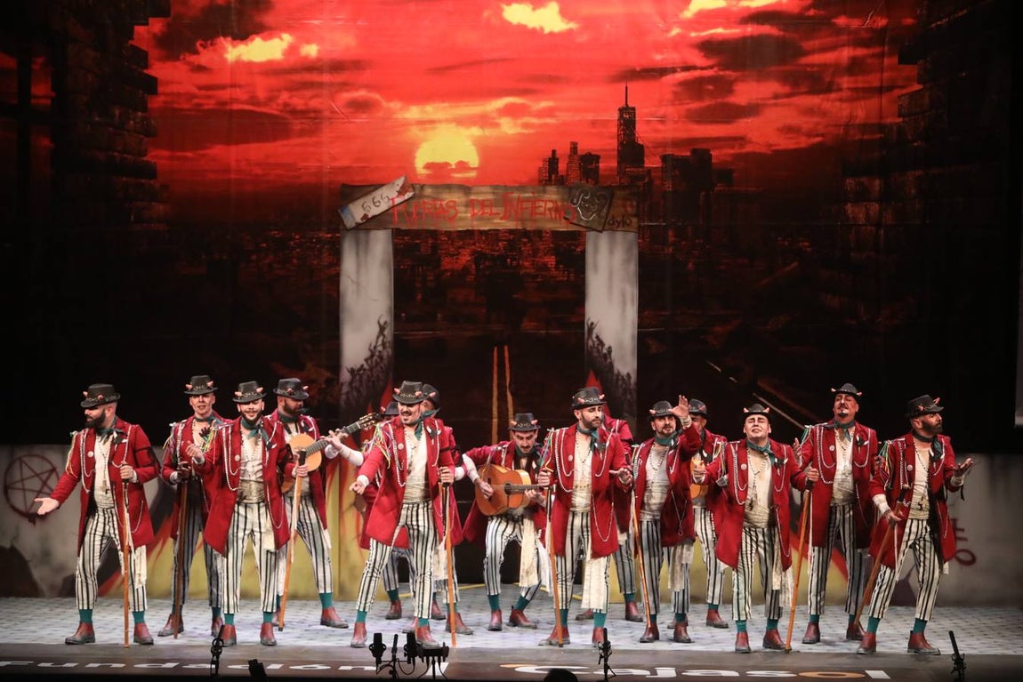 FOTOS: Comparsa &#039;Vengo a por ti&#039; en el COAC 2020