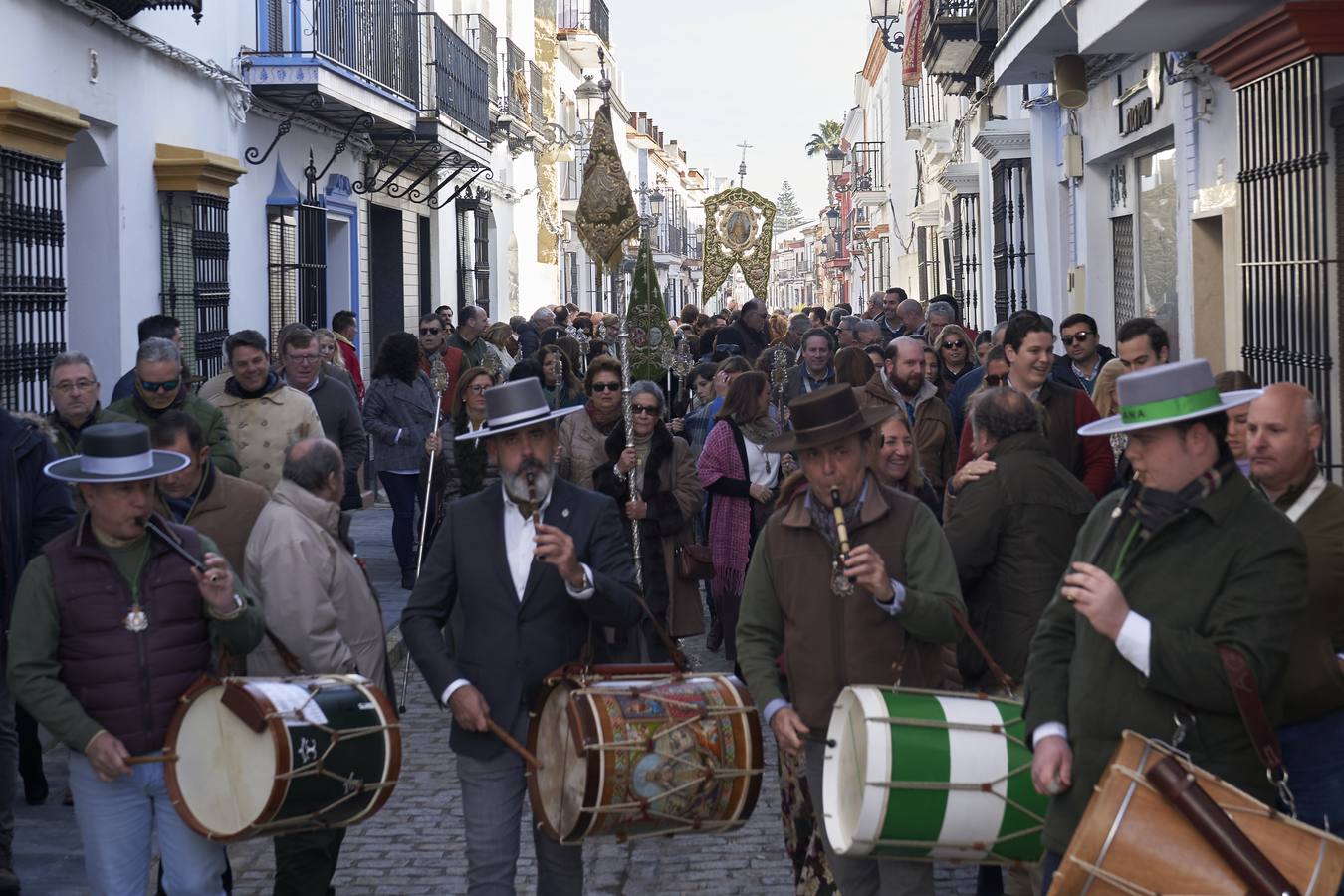 Triana atiende a la llamada de la Blanca Paloma