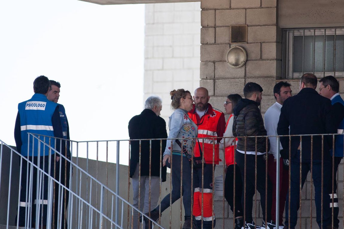 Instalan un sonar y un robot submarino en el «Clara Campoamor» para buscar el «Rúa Mar»