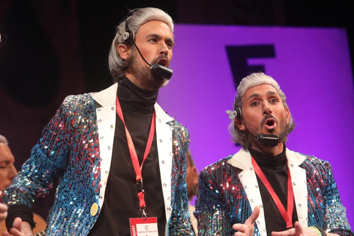 FOTOS: Chirigota de Bizcocho &#039;Los couchers lowcost&#039; en el COAC 20202