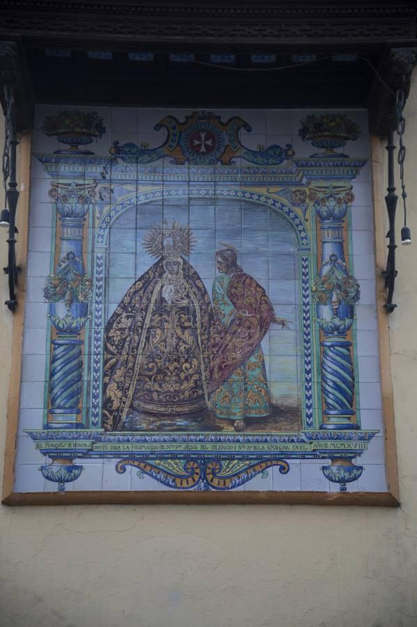 Azulejo de la Virgen de la Amargura