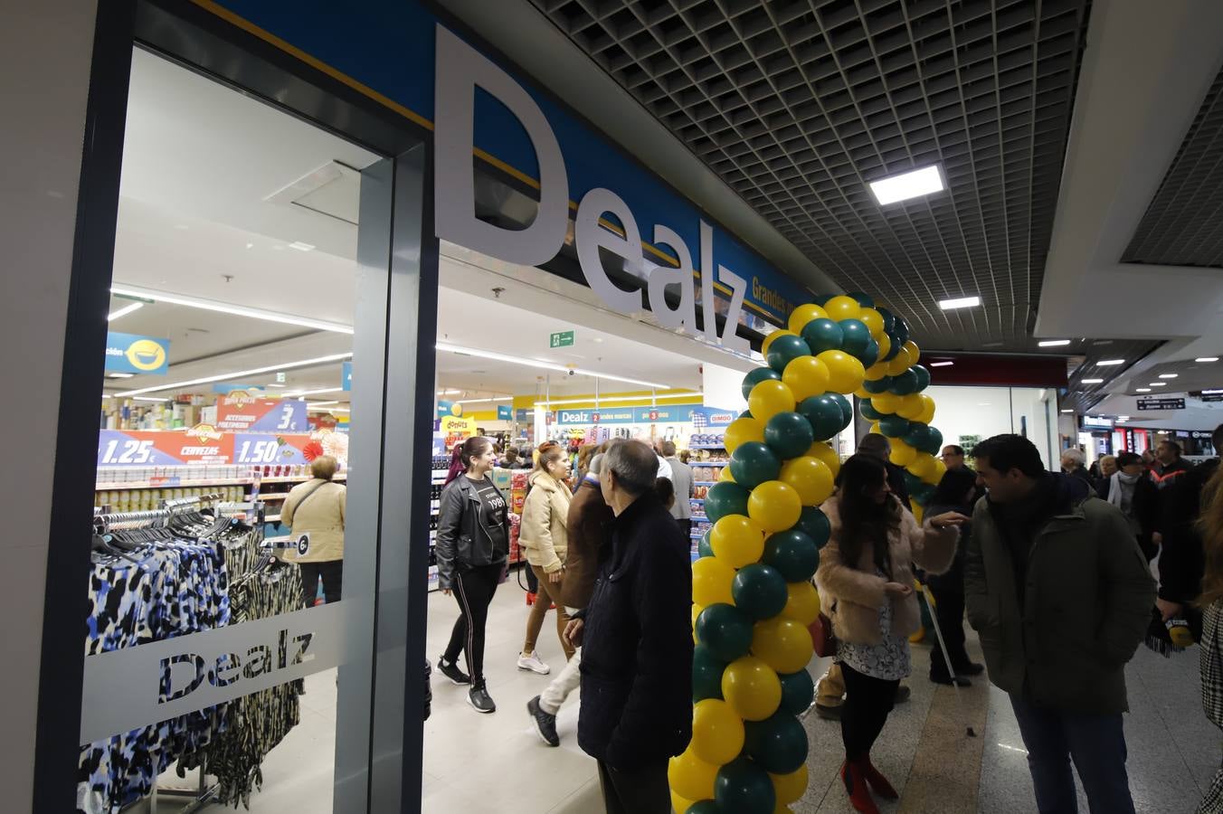 La apertura de Dealz en Córdoba, en imágenes