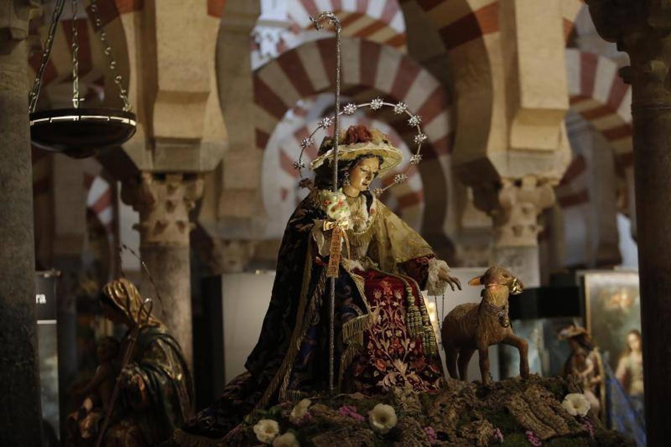 La exposición de la Paz de Córdoba sobre la Divina Pastora, en imágenes