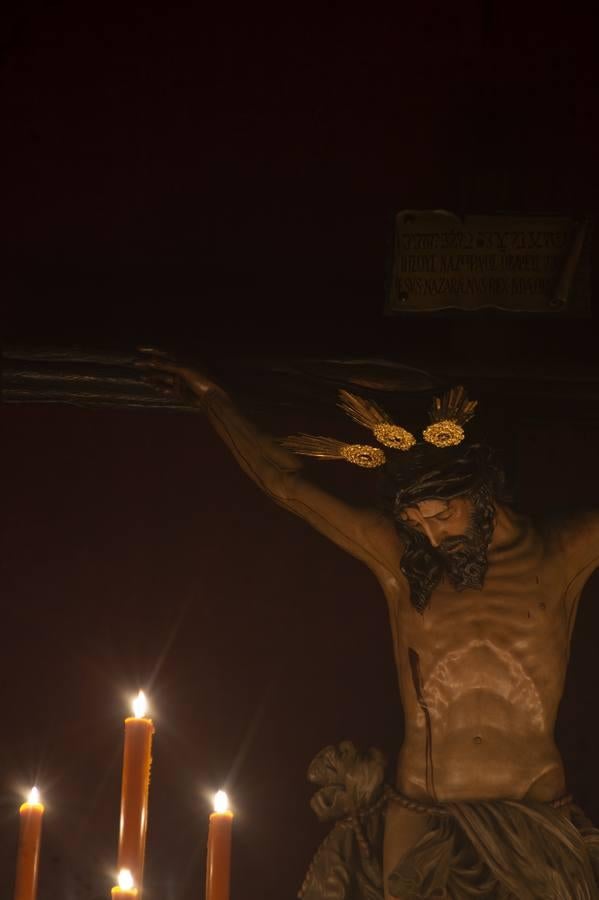 El altar de quinario del Cristo de la Buena Muerte de la Hiniesta