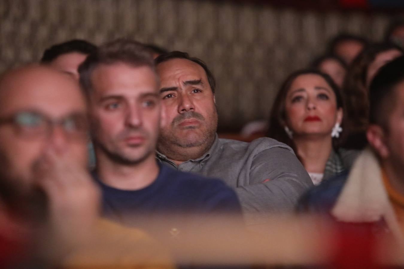 FOTOS: Búscate en el Falla. El ambiente en la sesión de Martínez Ares y Fali Pastrana