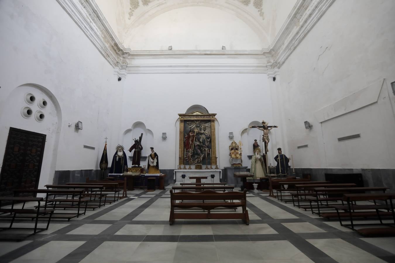 El deterioro de la iglesia de Santa Cruz