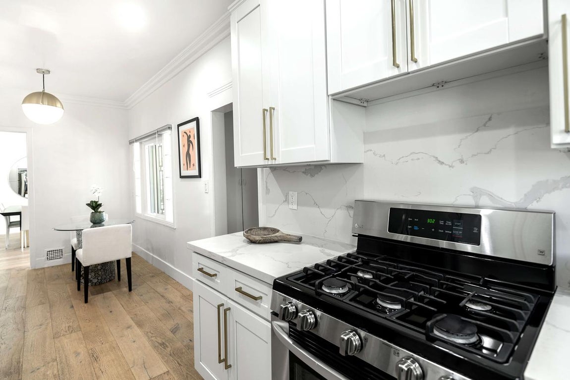 Meghan Markle en Hancock Park. Meghan Markle y Harry dejan del ser los Duques de Sussex y de depender económicamente de los fondos públicos de la institución. La familia real determinará su nuevo estatus, que se hará oficial la próxima primavera