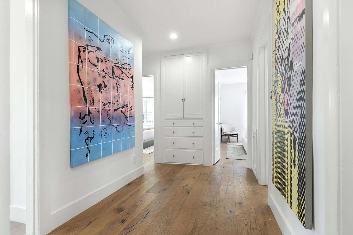 Meghan Markle en Hancock Park. La exactriz acaba de fichar por Disney para doblar un documental. El trabajo, según ha confirmado un vídeo filtrado recientemente, lo habría solicitado el príncipe Harry