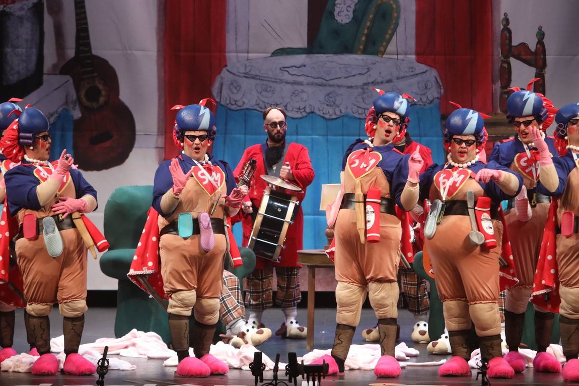 FOTOS: Chirigota &#039;Las supermamás&#039; en el COAC 2020