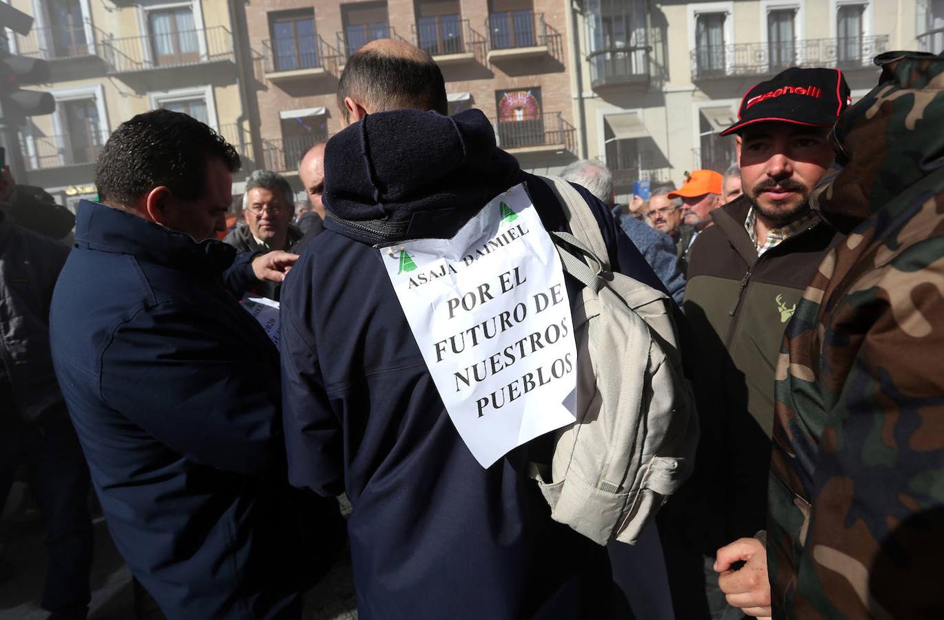 Las imágenes de la multitudinaria protesta de los agricultores y ganaderos en Toledo