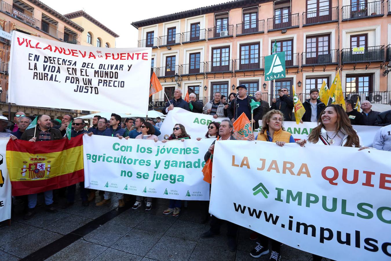 Las imágenes de la multitudinaria protesta de los agricultores y ganaderos en Toledo