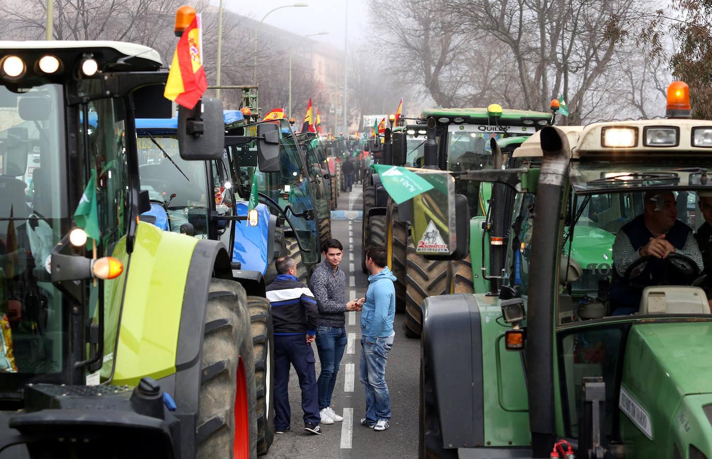 Las imágenes de la multitudinaria protesta de los agricultores y ganaderos en Toledo