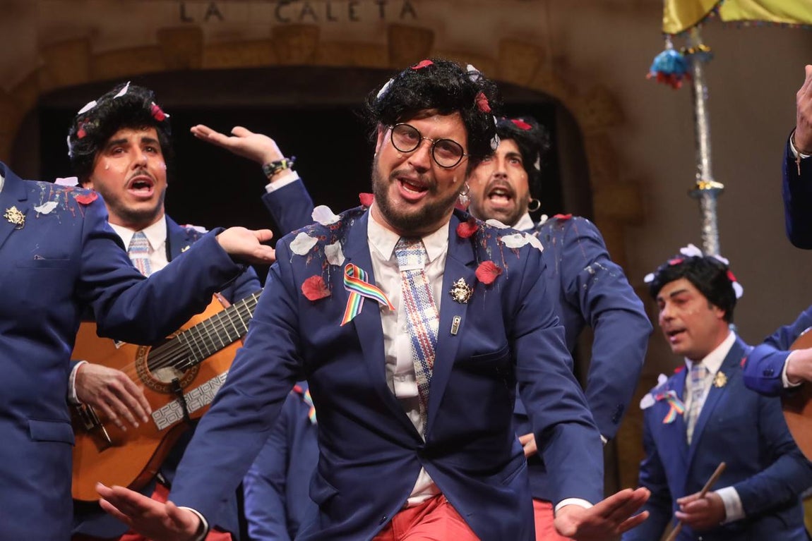 FOTOS: La chirigota Aquí estamos de paso el COAC 2020