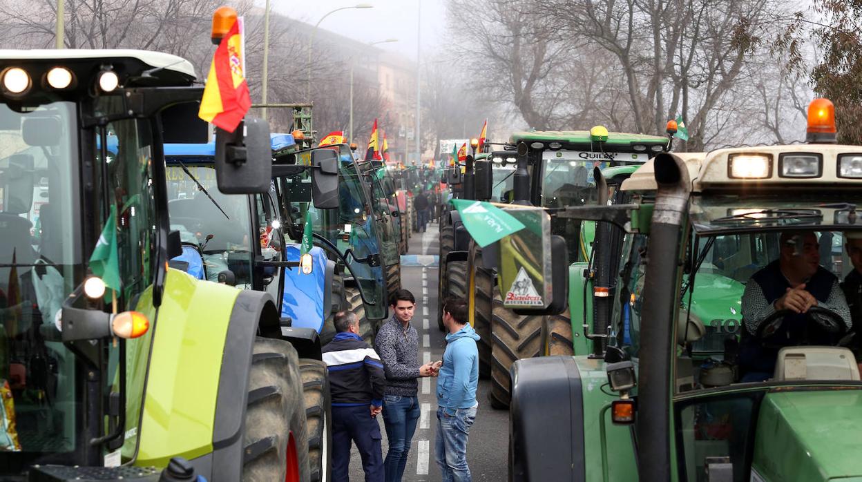 Las imágenes de la multitudinaria protesta de los agricultores y ganaderos en Toledo