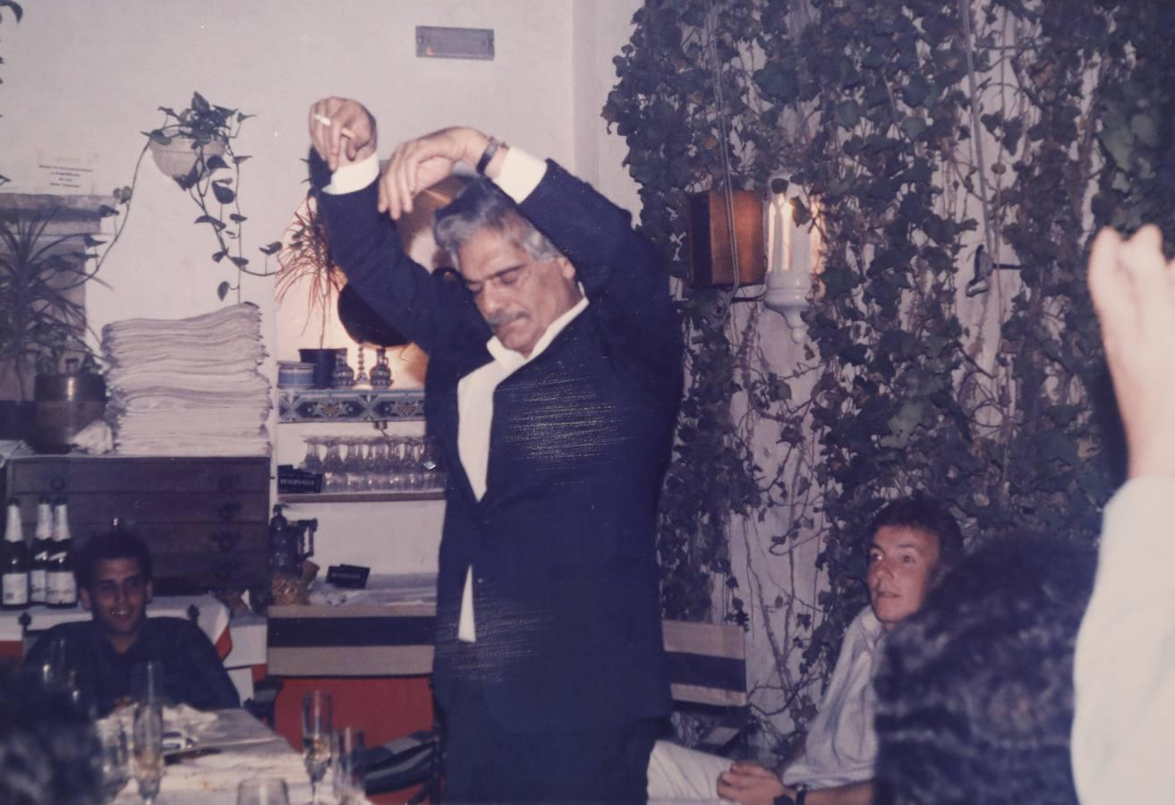 El actor egipcio Omar Sharif, de fiesta en El Churrasco. 
