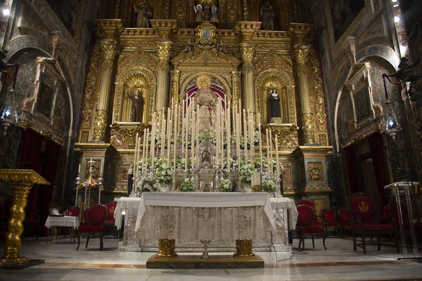 El altar extraordinario de la Esperanza de la Trinidad