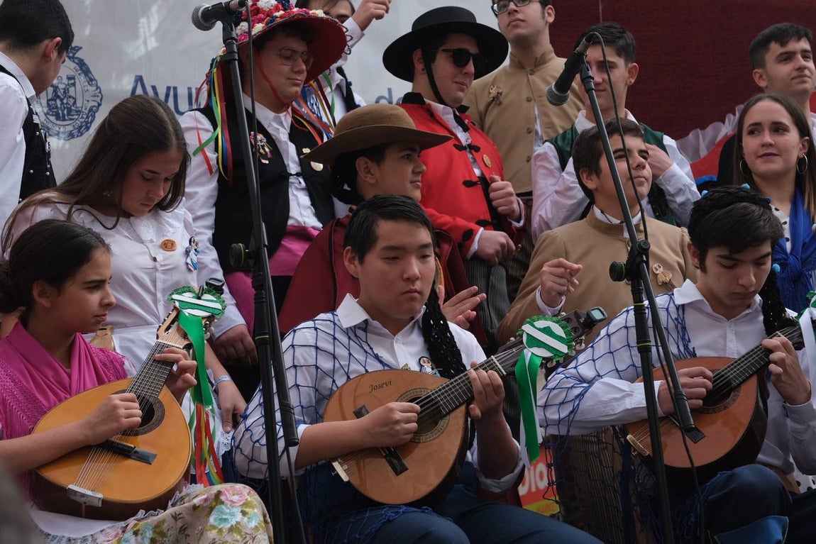 Gran ambiente en La Viña ante la celebración de la Erizada