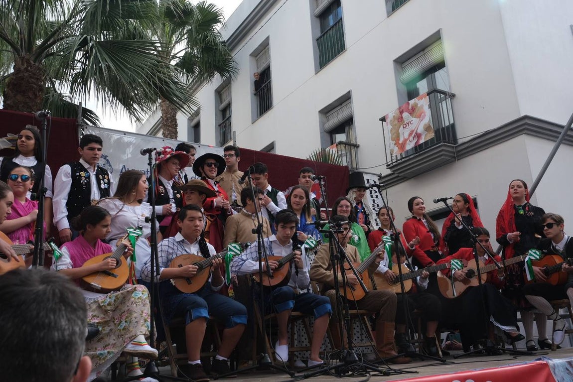Gran ambiente en La Viña ante la celebración de la Erizada