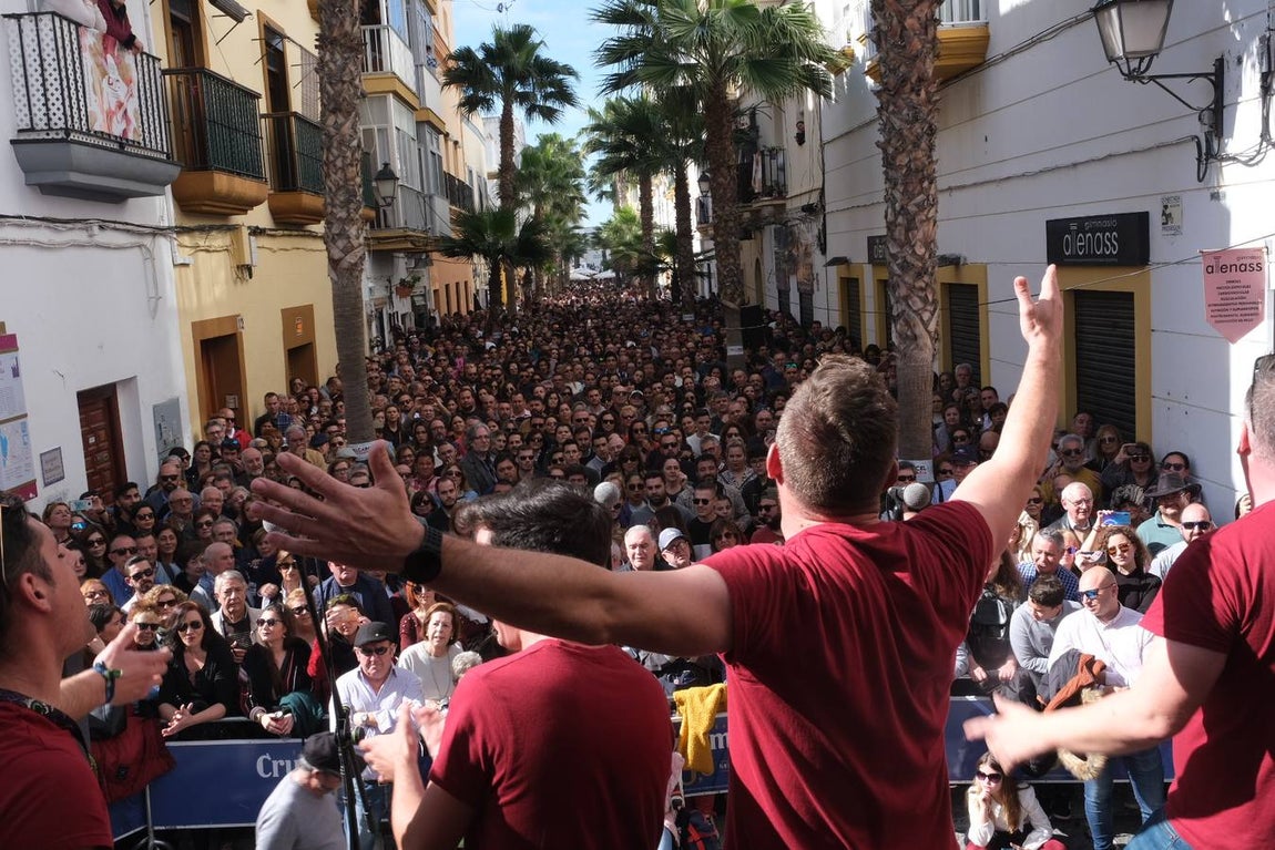 Gran ambiente en La Viña ante la celebración de la Erizada