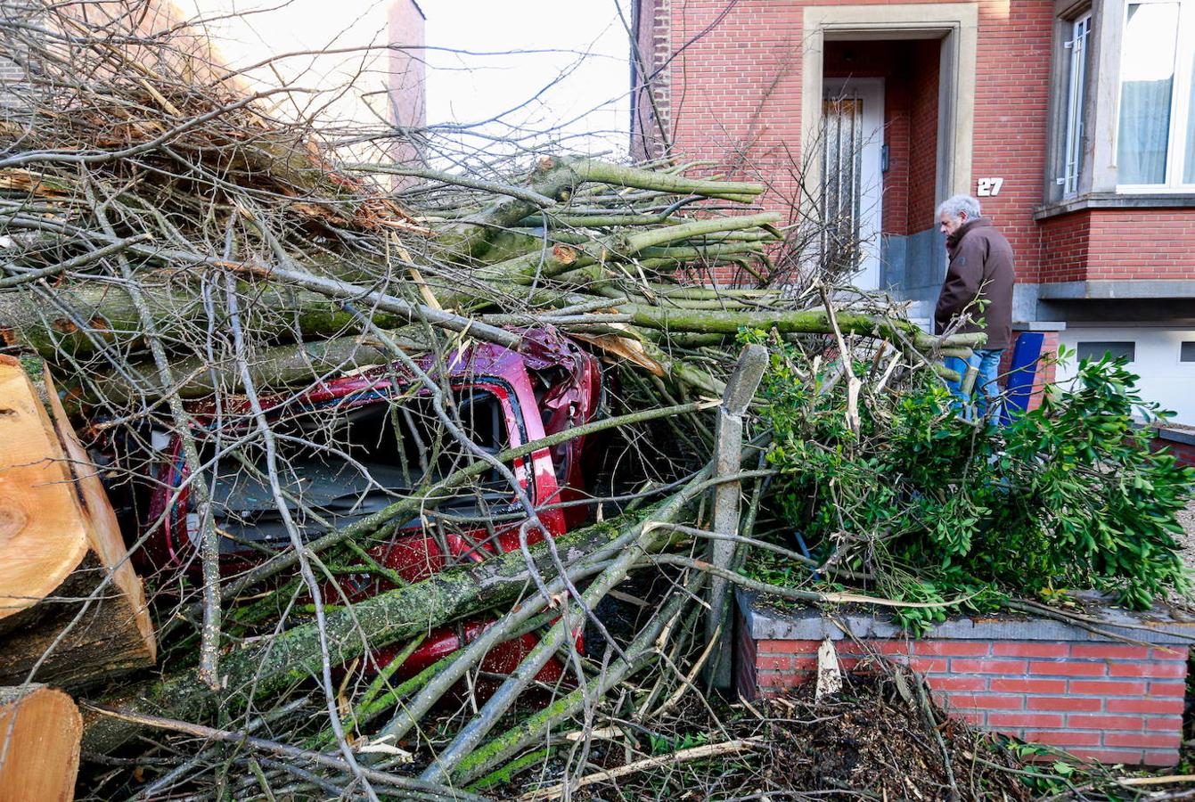 Los destrozos del paso de la tormenta Ciara por Europa, en imágenes