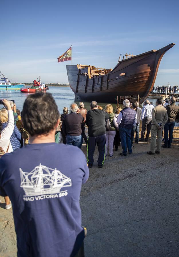 Una réplica de la Nao Victoria llega a Sevilla