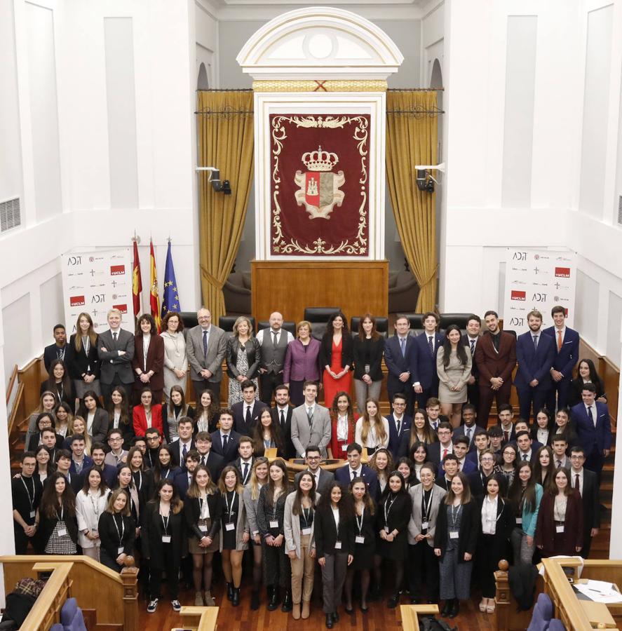 En imágenes: los universitarios debaten en las Cortes de Castilla-la Mancha