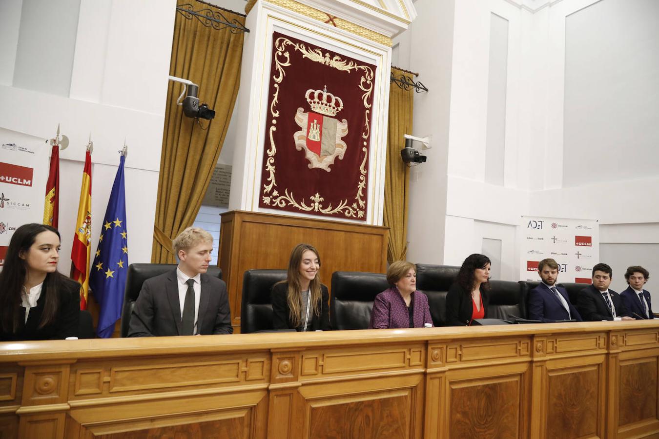 En imágenes: los universitarios debaten en las Cortes de Castilla-la Mancha