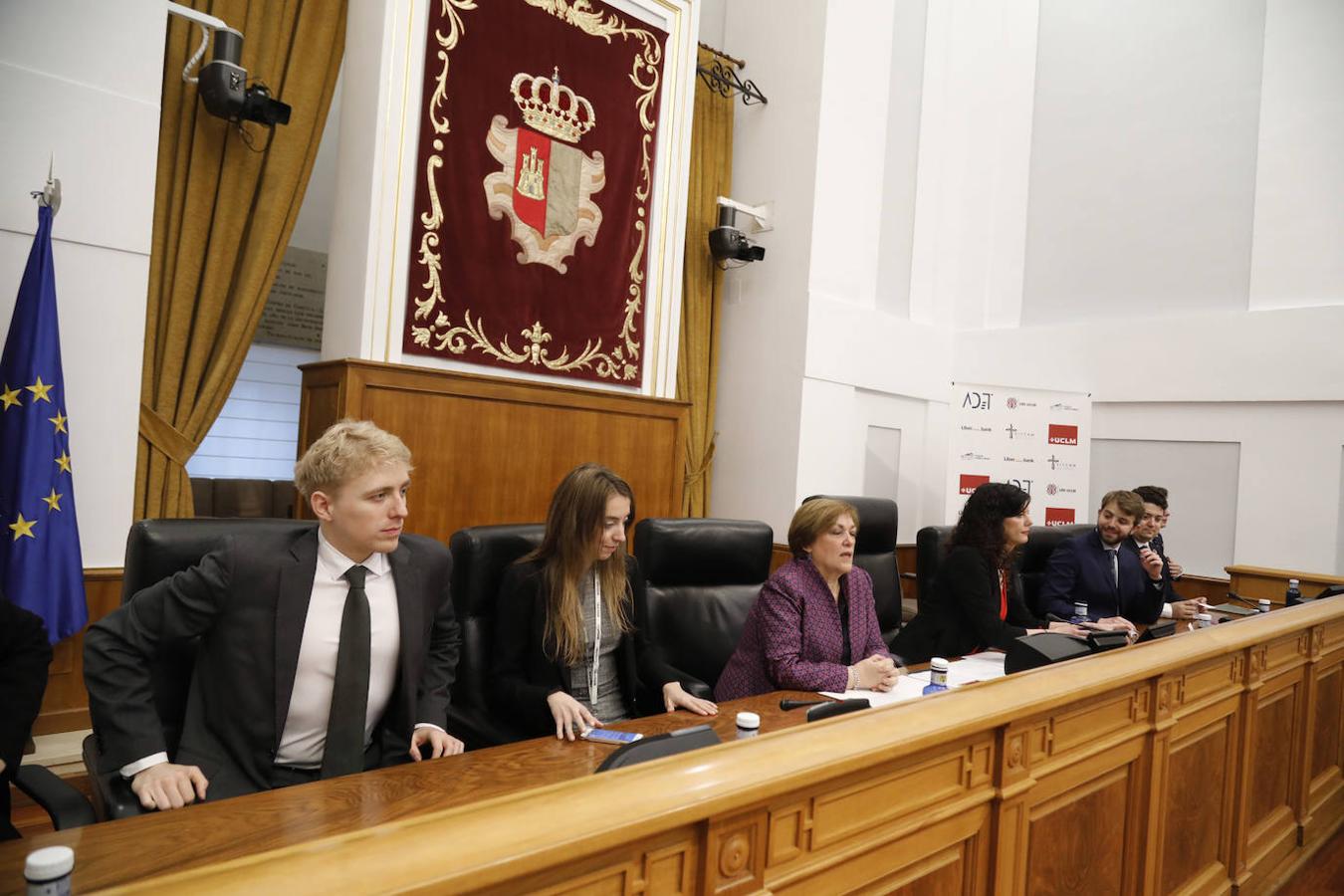 En imágenes: los universitarios debaten en las Cortes de Castilla-la Mancha