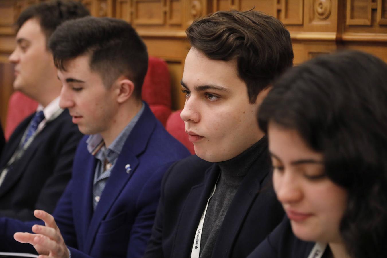 En imágenes: los universitarios debaten en las Cortes de Castilla-la Mancha