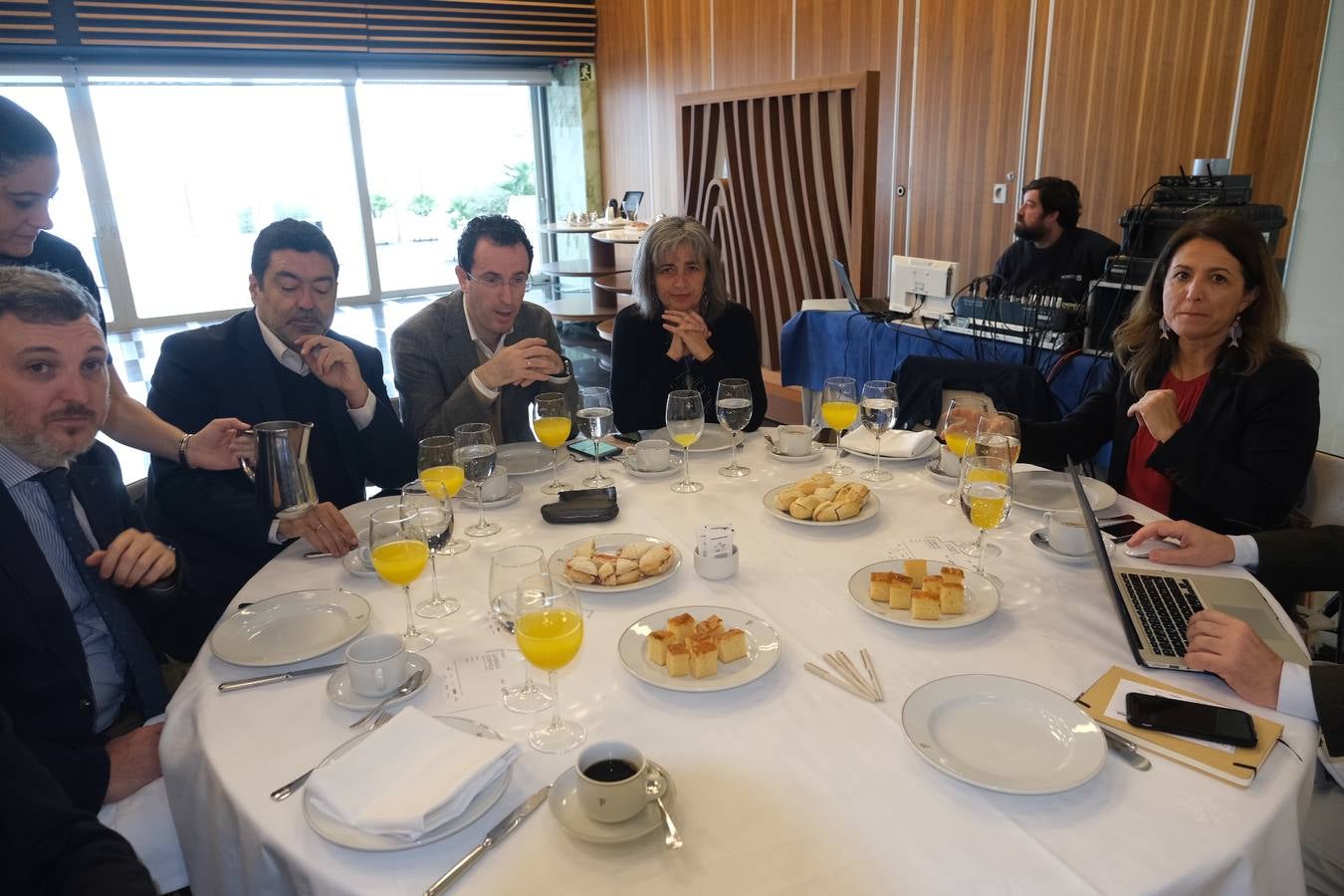 FOTOS: Javier Herrador, en &#039;La Mirada económica&#039; de La Voz de Cádiz y ABC