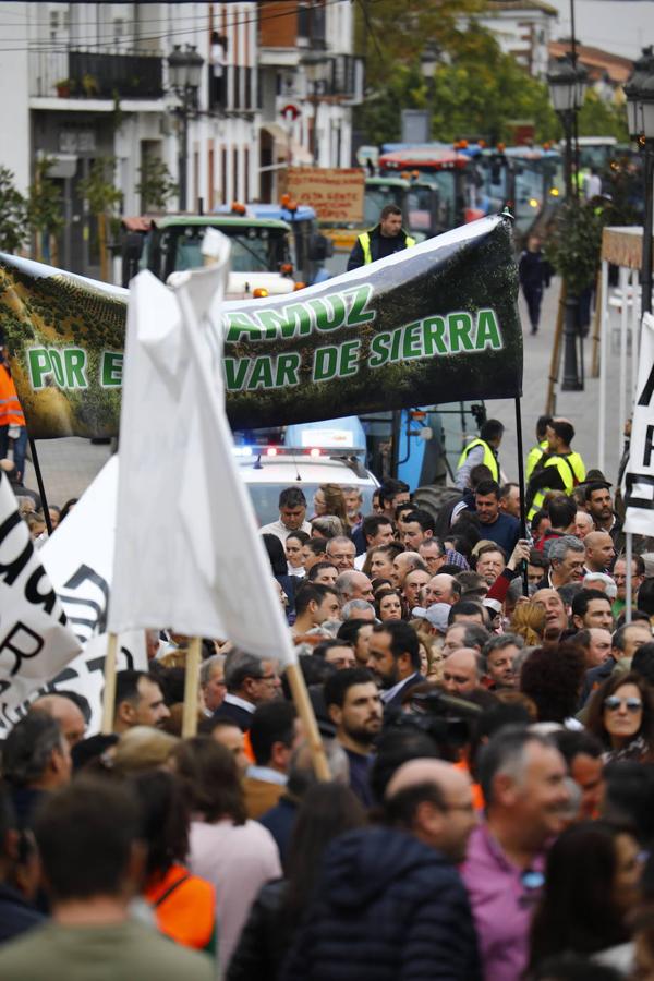 La protesta de los agricultores de Córdoba en Adamuz, en imágenes