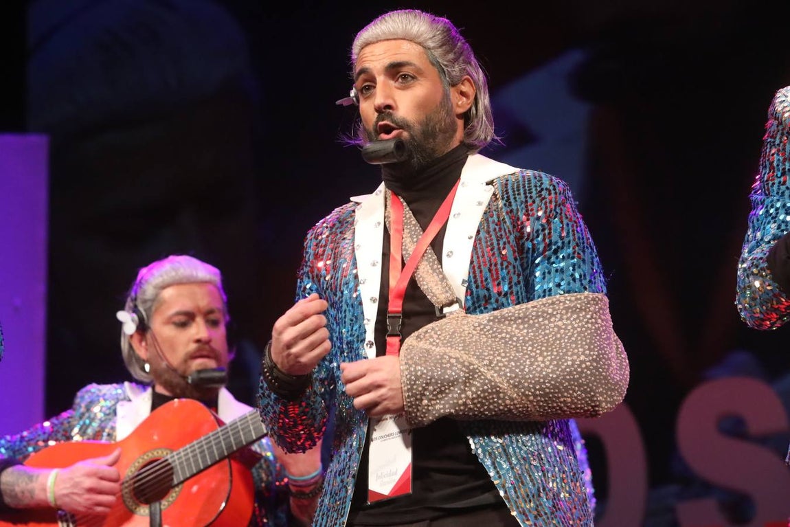 FOTOS: Chirigota de Bizcocho &#039;Los couchers lowcost&#039; en el COAC 20202